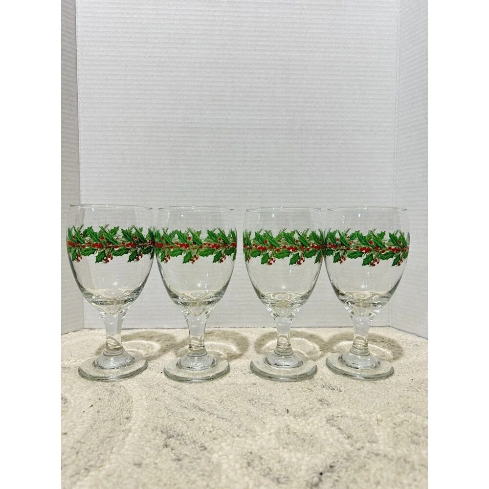 Hand Painted Christmas Ivy And Berries  Tumbler Glasses Set Of‎ 4.